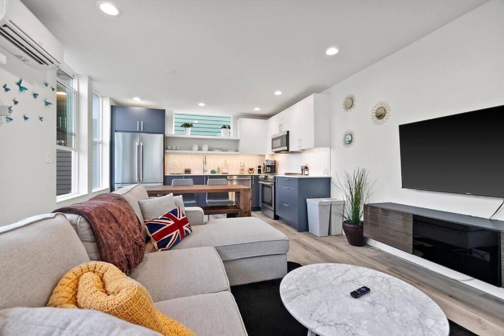 Eco Built Crown Hill Townhouse - 85 Walkscore Seattle